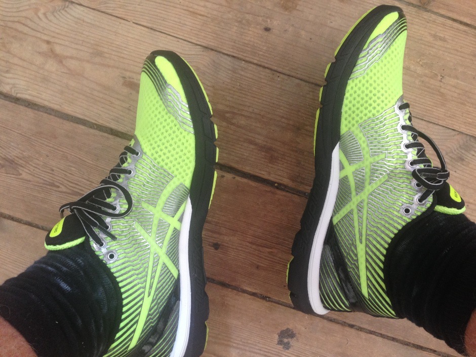 running shoes selfie asics gel lyte33