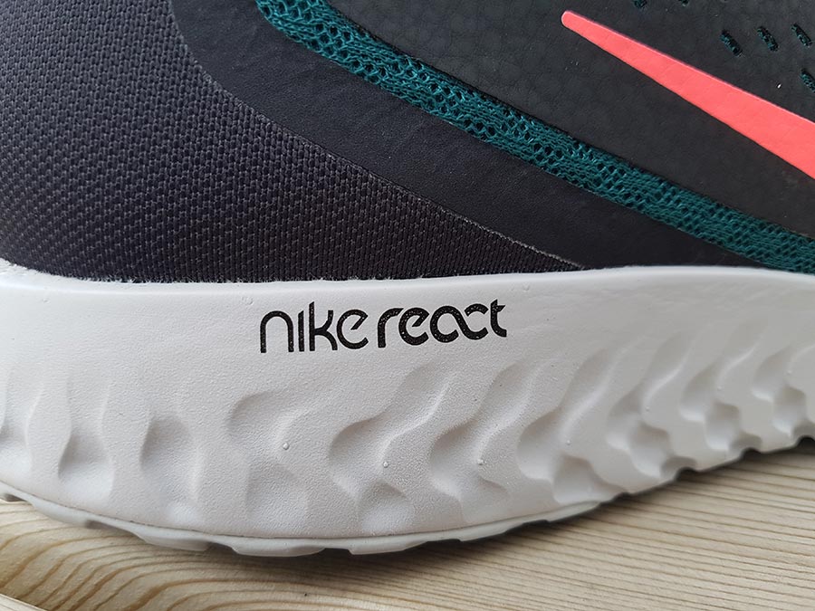 Nike legend react mellemsål