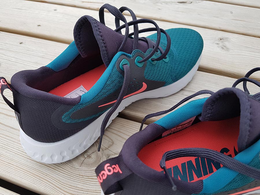 Nike legend react set fra oven